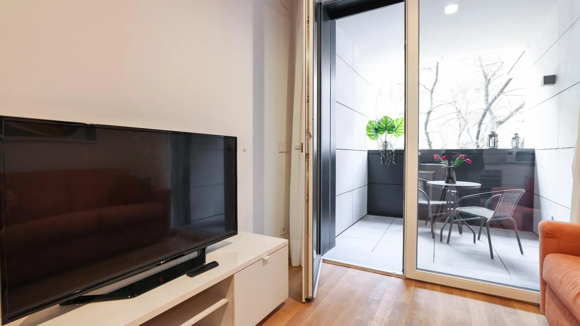 Primopiano - Principe Apartman Milánó 0*,